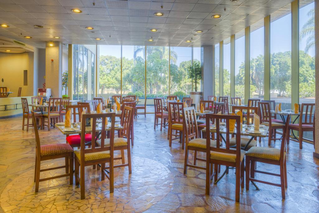 Rainbow Towers Hotel & Conference Centre Harare Bagian luar foto